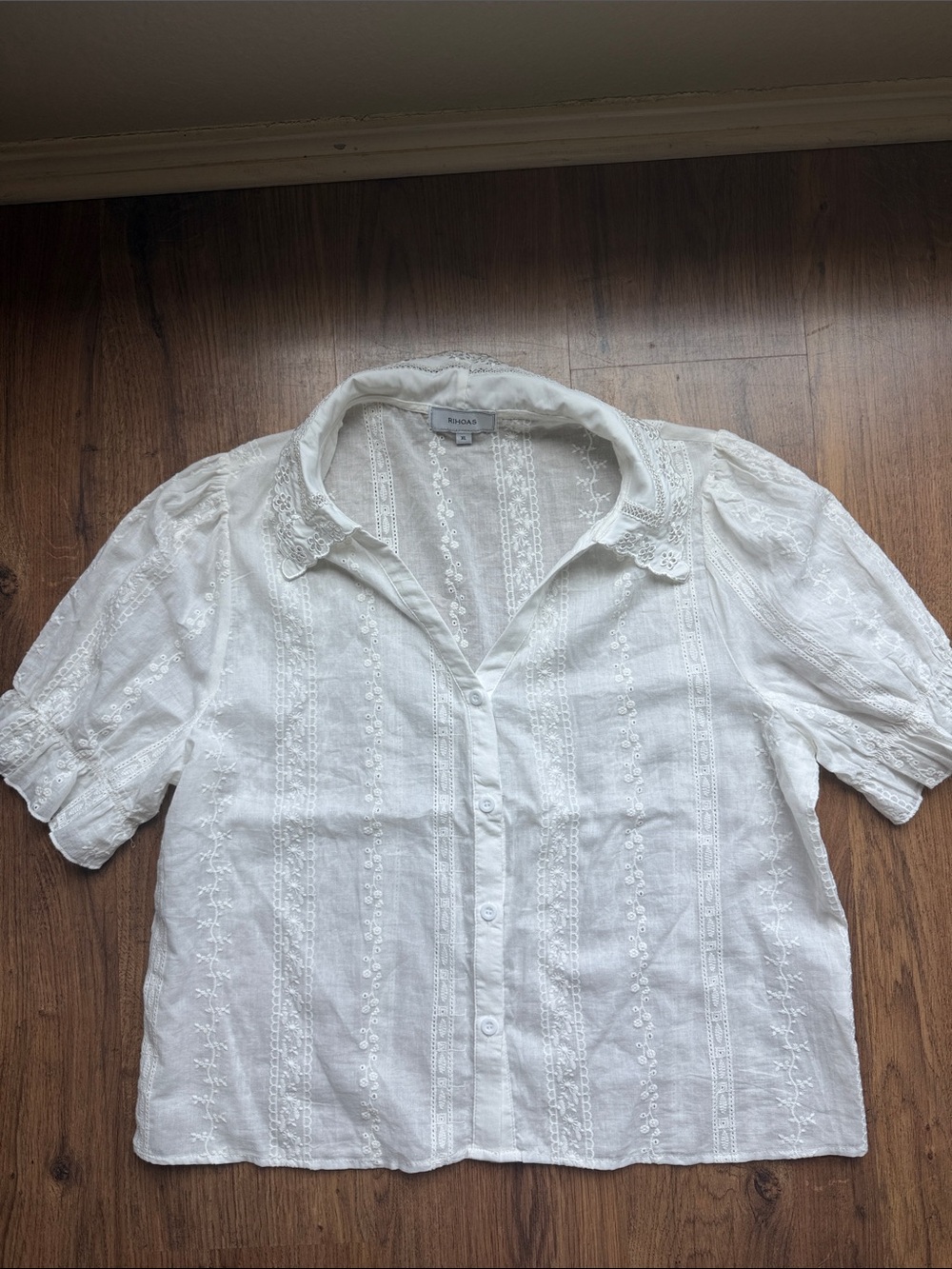 RIHOAS White Cotton Button-Down Blouse